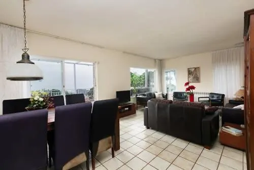 Lloret De Mar -Villa Sleeps 9 With Pool , Seaview, Wifi, Streamingservices יורט דה מאר