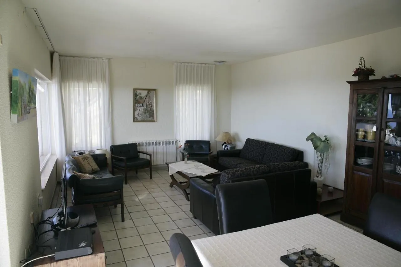 Lloret De Mar -Villa Sleeps 9 With Pool , Seaview, Wifi, Streamingservices וילה יורט דה מאר