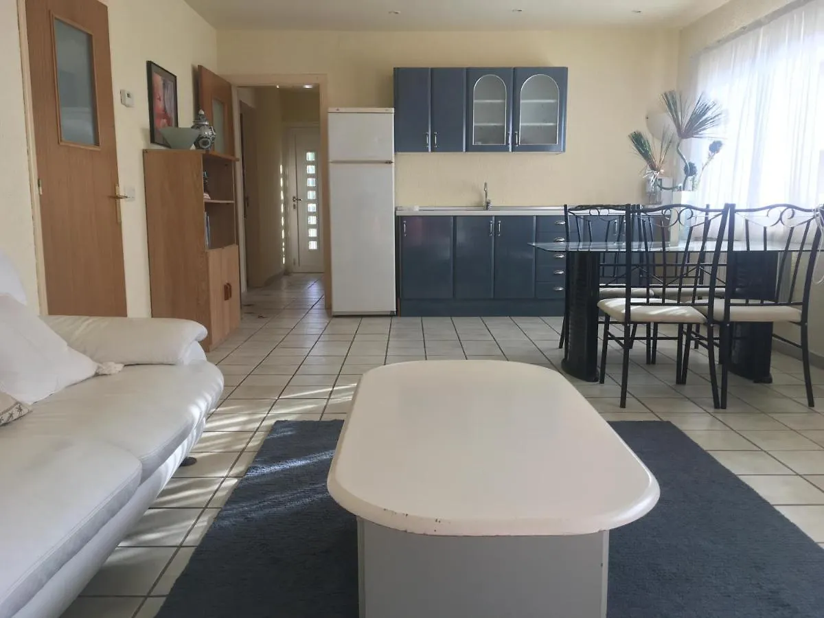 Lloret De Mar -Villa Sleeps 9 With Pool , Seaview, Wifi, Streamingservices 0*, Lloret de Mar España