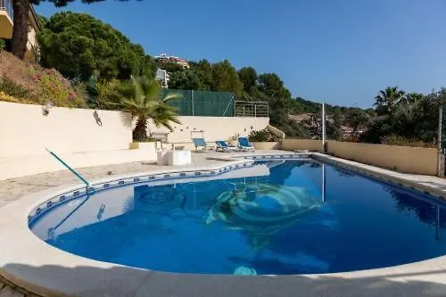 Villa Lloret De Mar -Villa Sleeps 9 With Pool , Seaview, Wifi, Streamingservices
