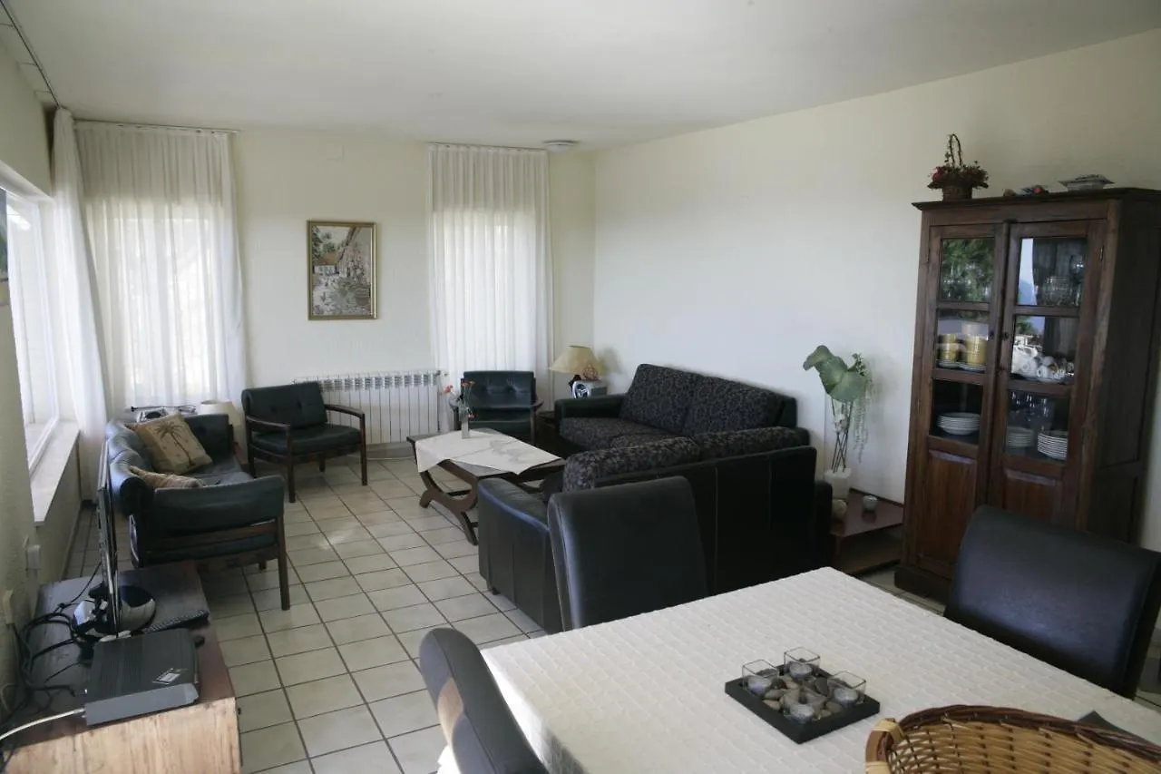 Lloret De Mar -Villa Sleeps 9 With Pool , Seaview, Wifi, Streamingservices 0*, Lloret de Mar España